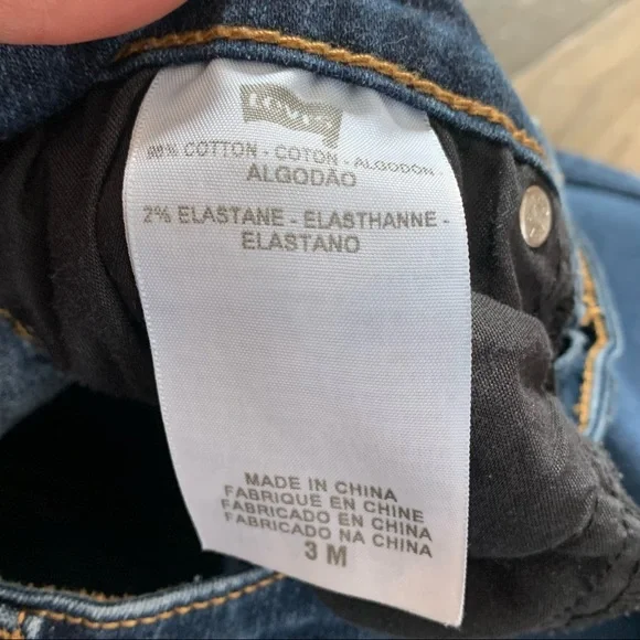 Levi Jeans - Picture 5 of 7